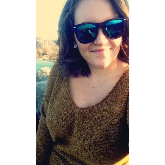 Meet your Posher, Sarah - Picture 1 of 1